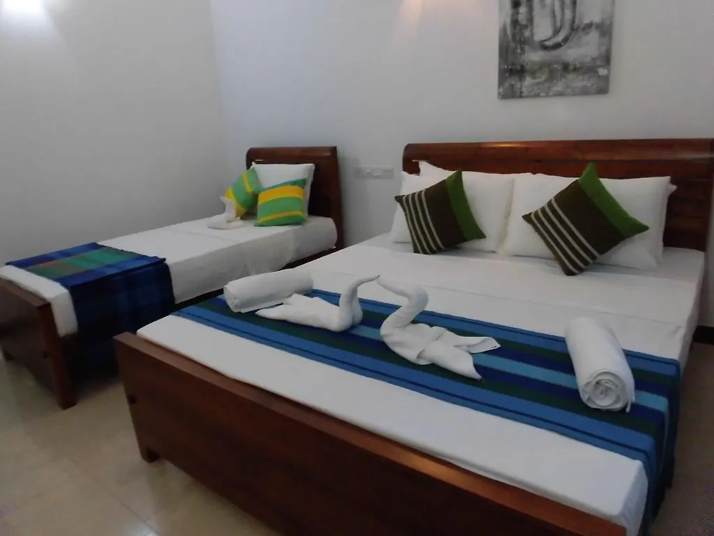 Bed and Breakfast Pick & Go White House Negombo