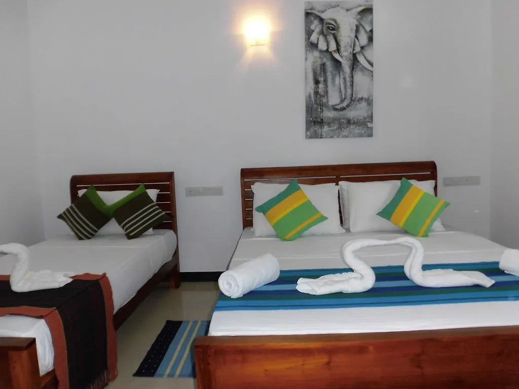 Bed and Breakfast Pick & Go White House Negombo Sri Lanka