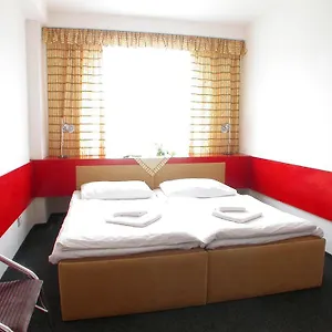 https://slavia.praguehotelsweb.com